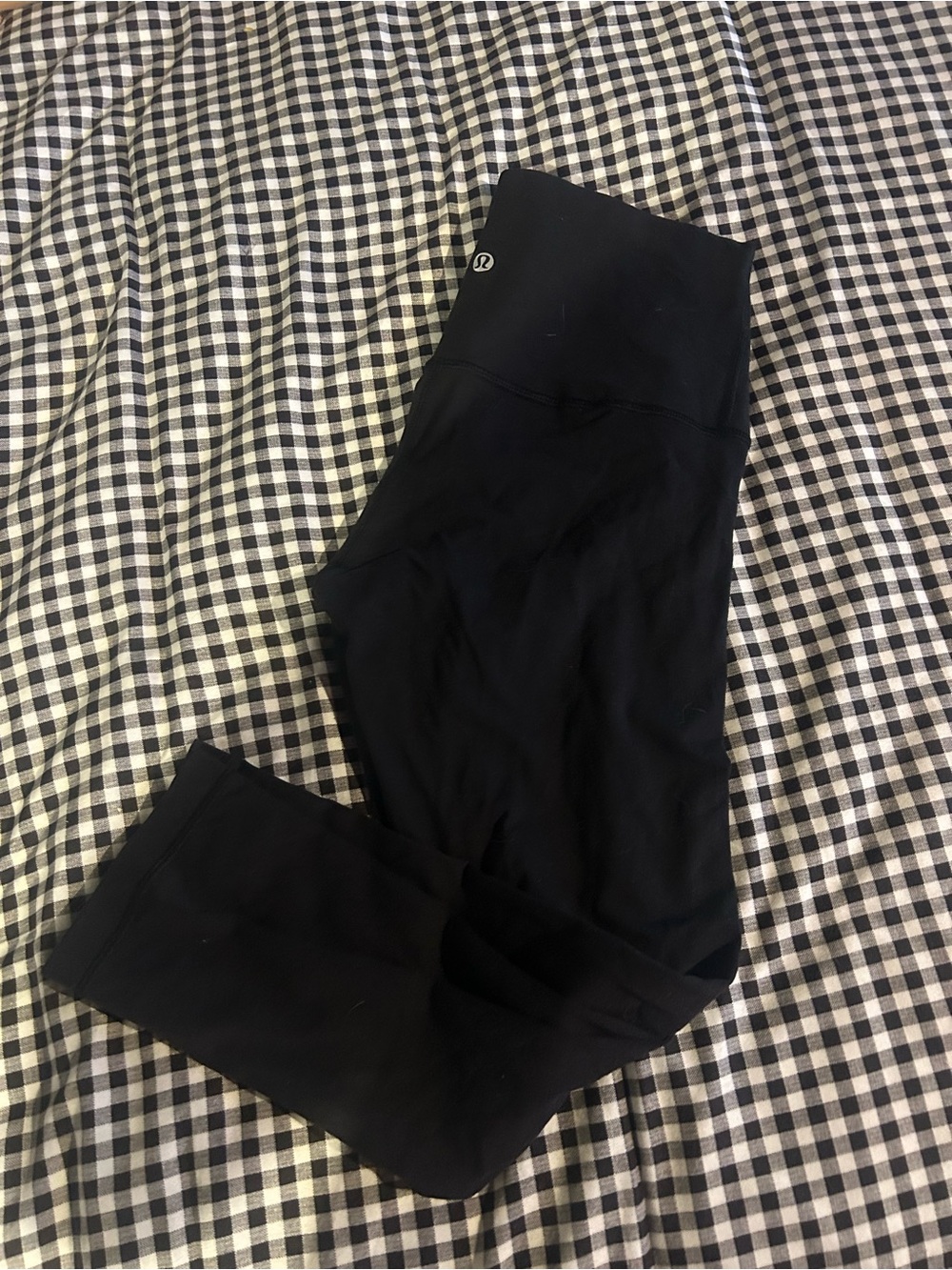 Lululemon wonder under crops